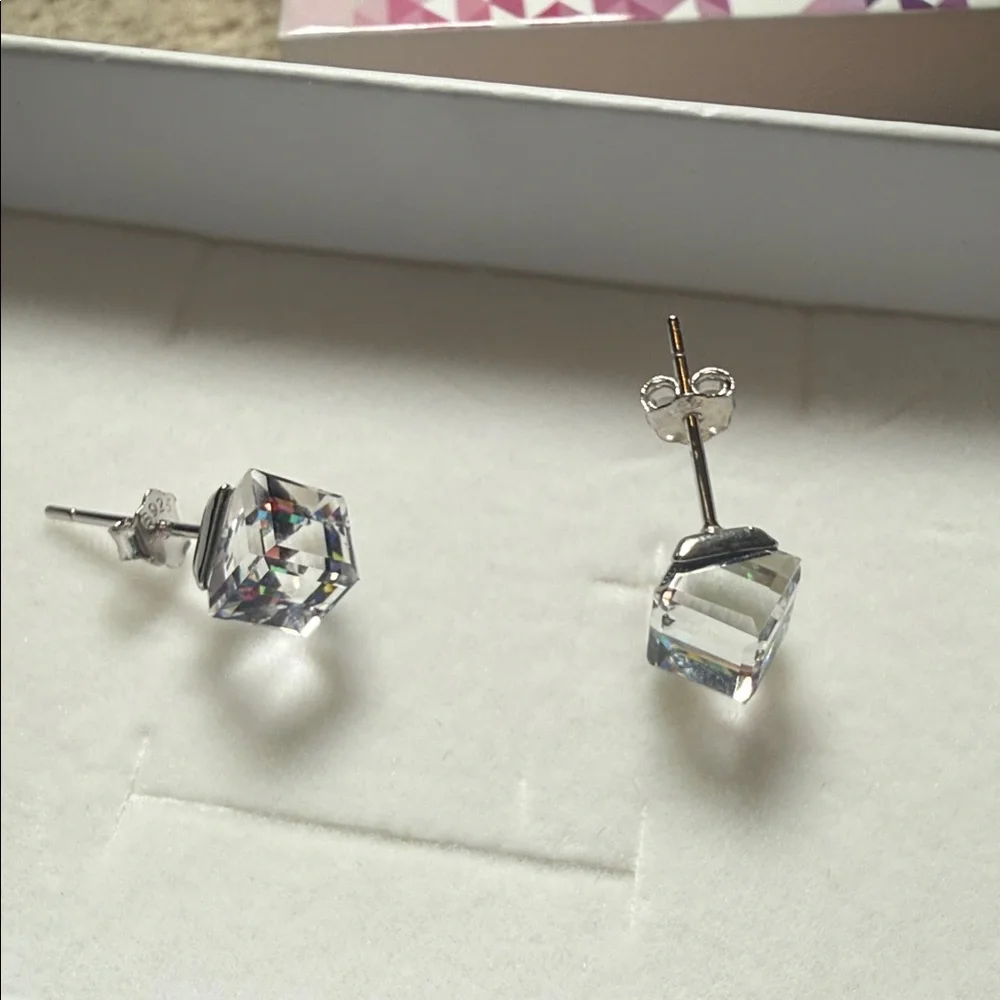 Elegant Multicolor 925 Silver Crystal Stud Earrings - Picture 12 of 16
